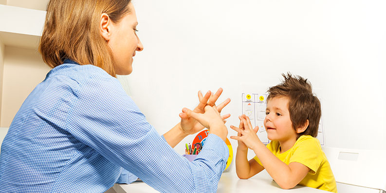 Autisme : les premiers signes et la prise en charge