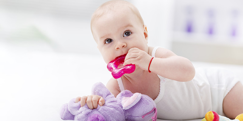 Soulager bébé lorsqu'il fait ses dents - Puériculture 